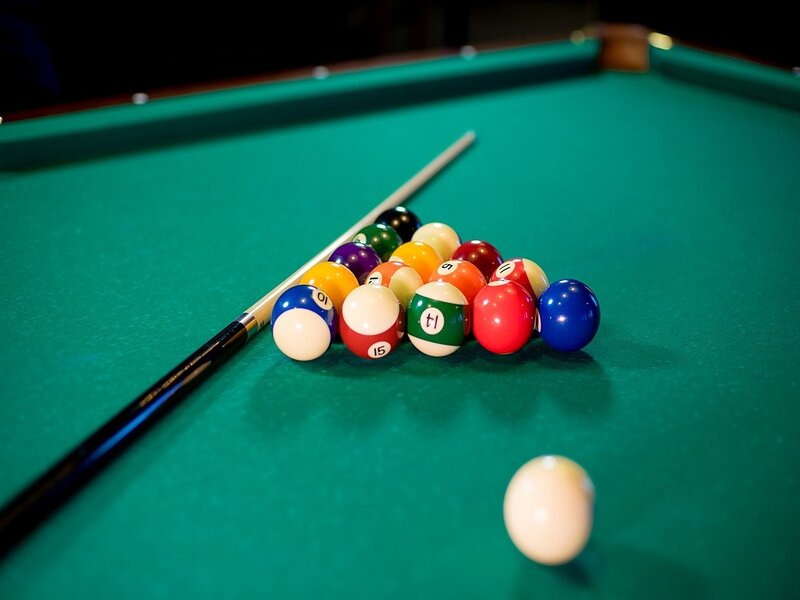 So Sánh 8 Ball Pool Với 8 Ball Pool Mod APK